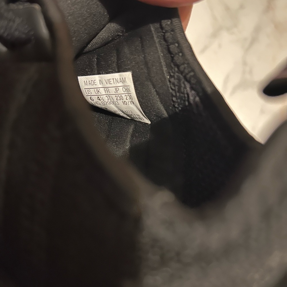 Adidas NMD R1 - Picture 3 of 5